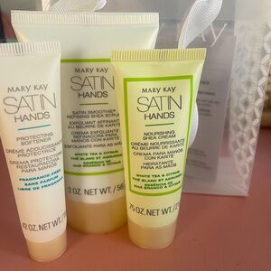 Mary Kay Mini Satin Hands